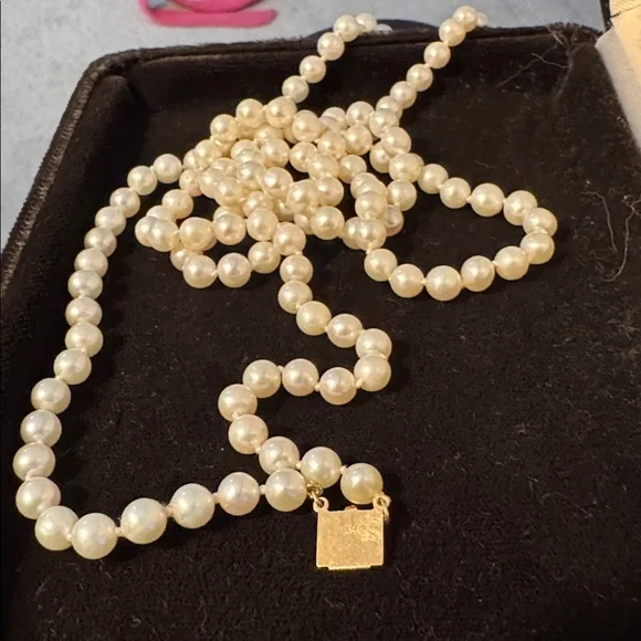 Double strand pearl necklace with 14k clasp - Picture 2 of 5